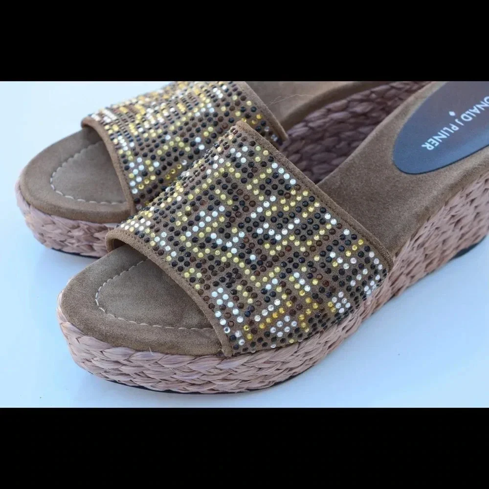 Donald J. Pliner wedges